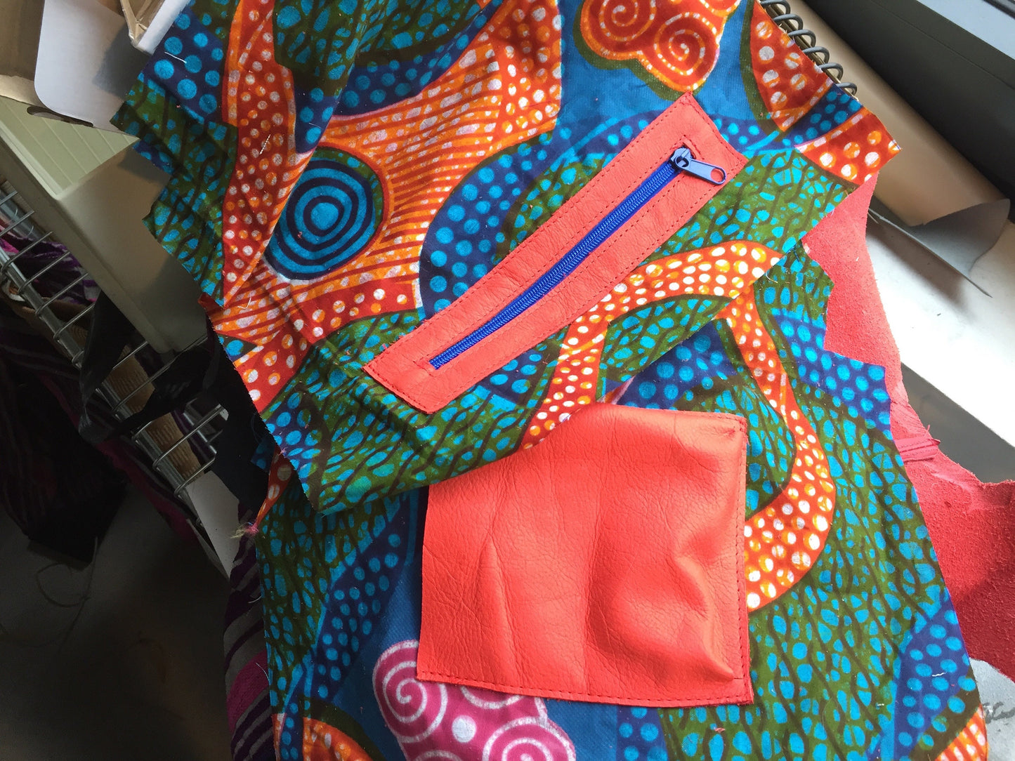 Schoudertas van Leer VanStoel#293 ROOD | Handgemaakt van HERGEBRUIKT leer | duurzaam is beter