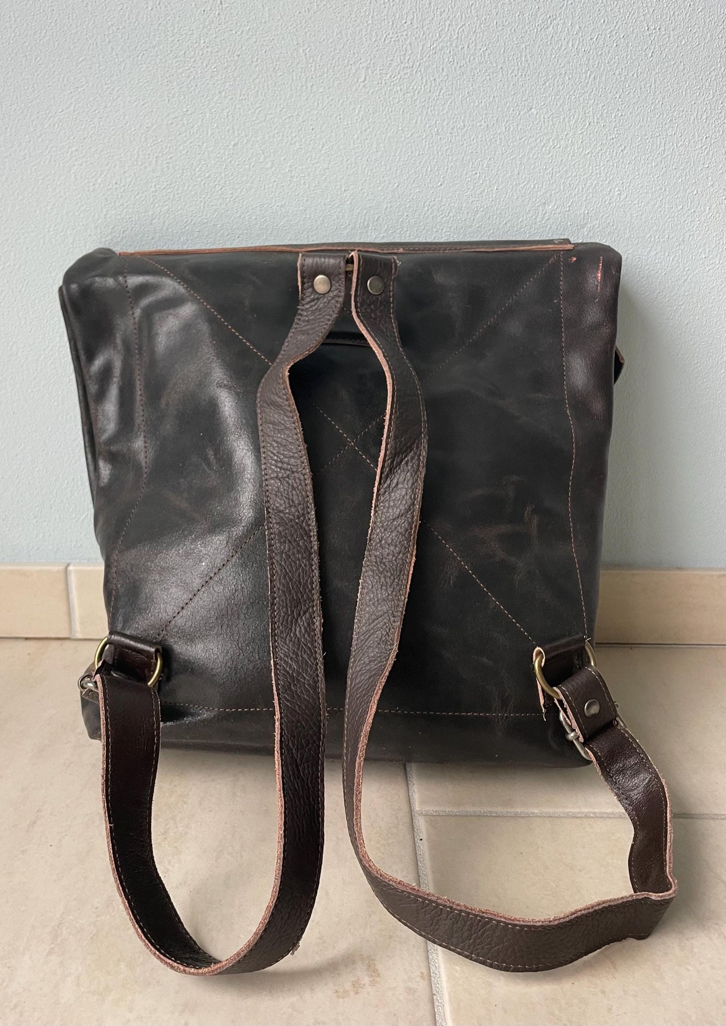 Leren Rugzak VanStoel#342 DONKER BRUIN | Handgemaakt van HERGEBRUIKT leer | duurzaam is beter