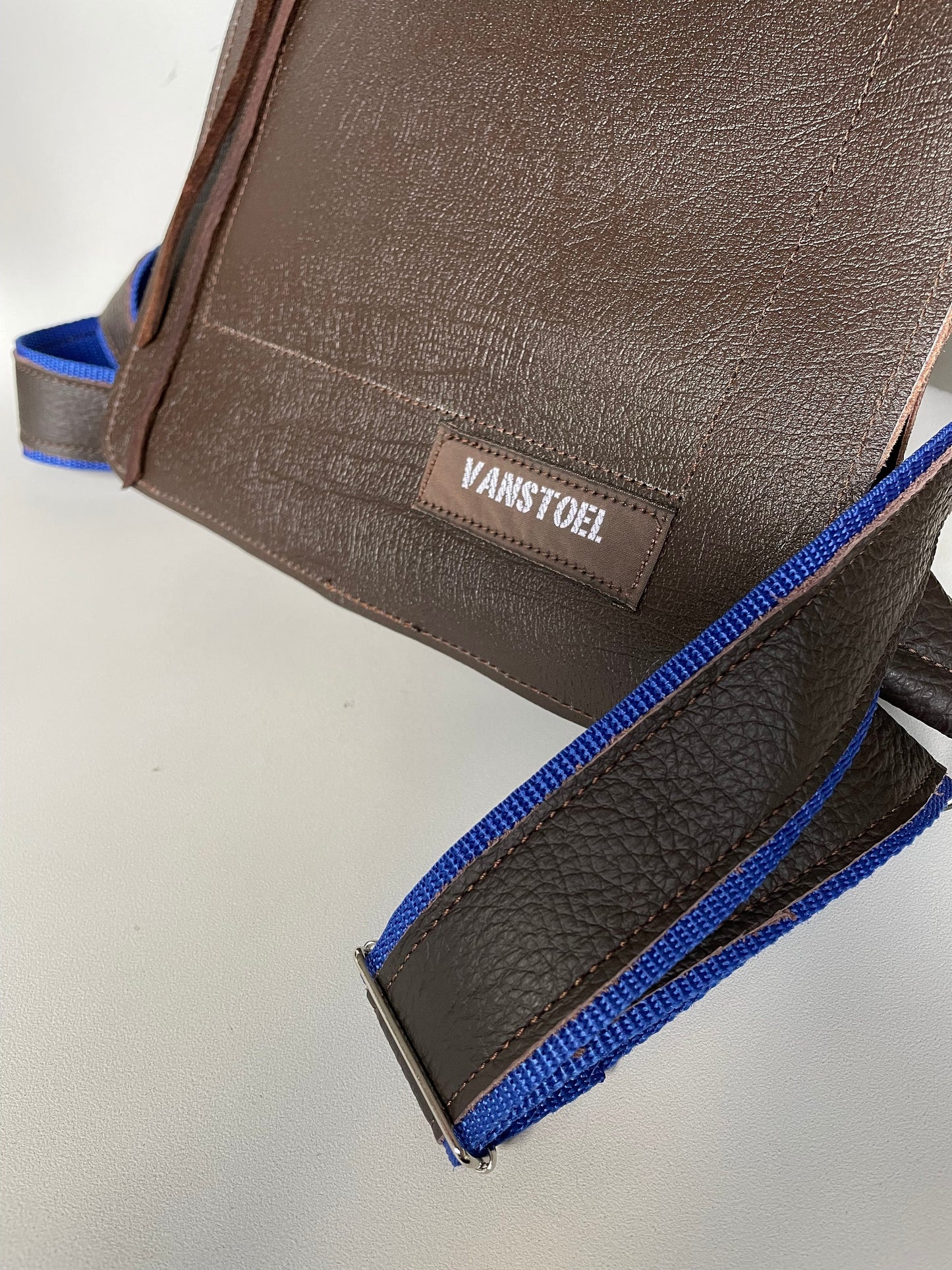 Leren Rugzak VanStoel#332 BRUIN BLAUW | Handgemaakt van HERGEBRUIKT leer | duurzaam is beter