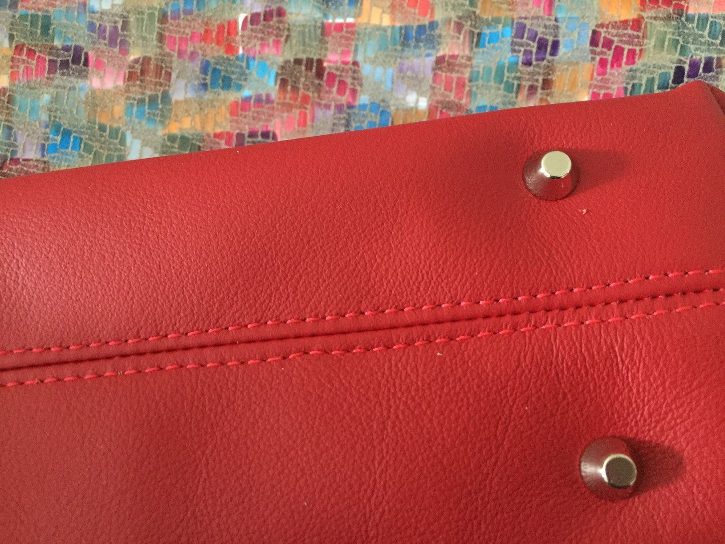 Schoudertas Handtas van Leer met Klep VanStoel#319 ROOD MULTICOLOR | Handgemaakt van HERGEBRUIKT leer | duurzaam is beter