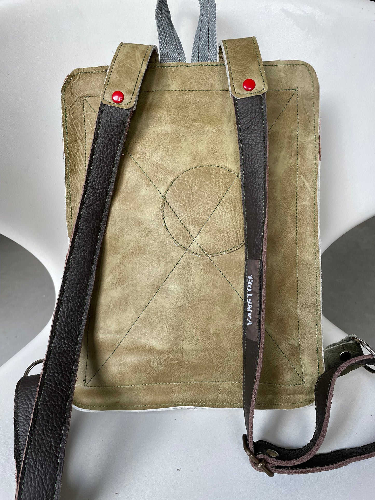 Leren Rugzak VanStoel#331 BRUIN GROEN | Handgemaakt van HERGEBRUIKT leer | duurzaam is beter