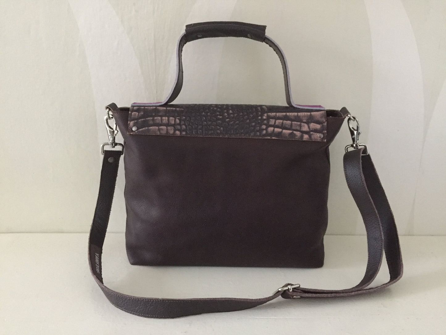 Schoudertas Handtas van Leer met Klep VanStoel#314 BRUIN | Handgemaakt van HERGEBRUIKT leer | duurzaam is beter