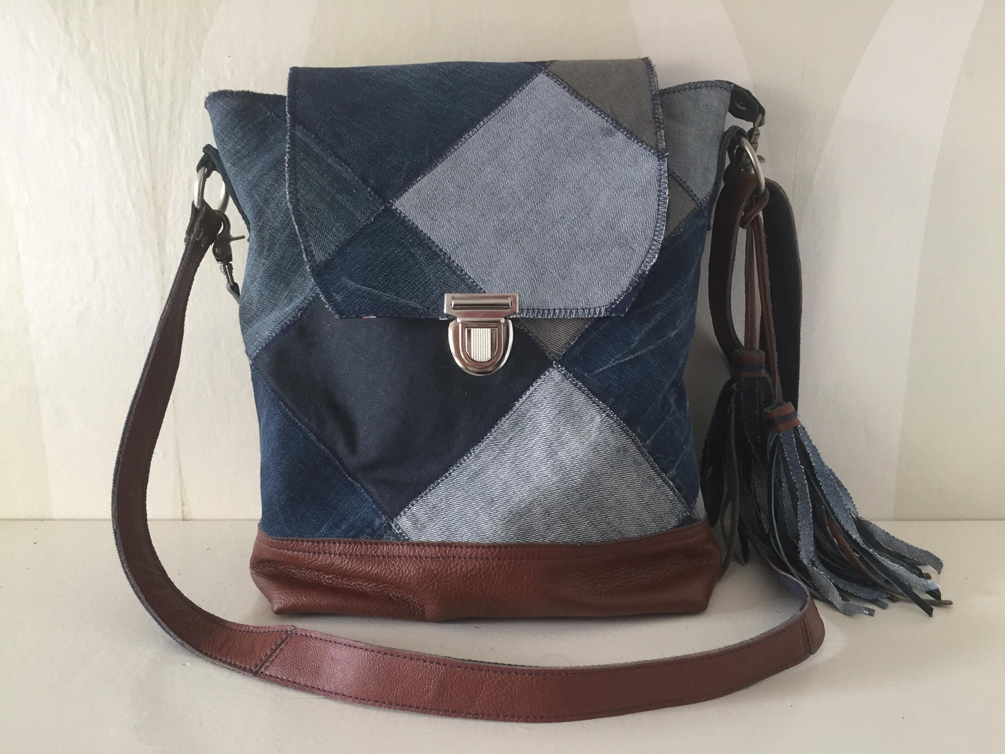Patchwork Schoudertas van Denim en Leer VanStoel#251 BLAUW BRUIN