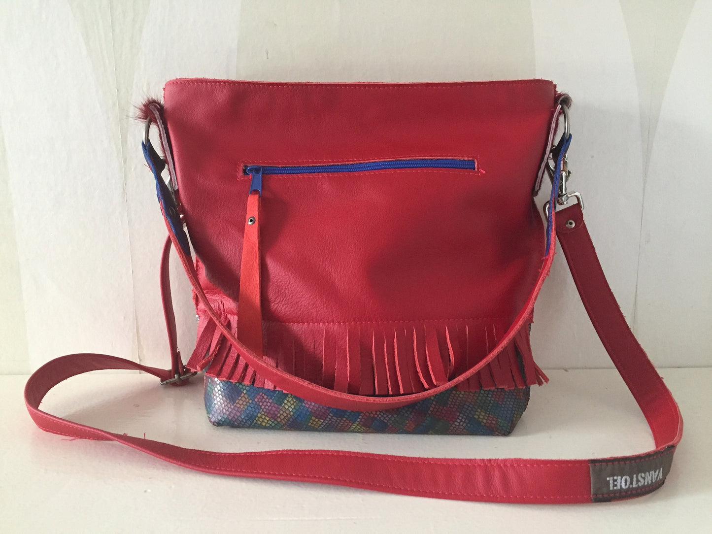 Schoudertas van Leer VanStoel#293 ROOD  | Handgemaakt van HERGEBRUIKT leer | duurzaam is beter