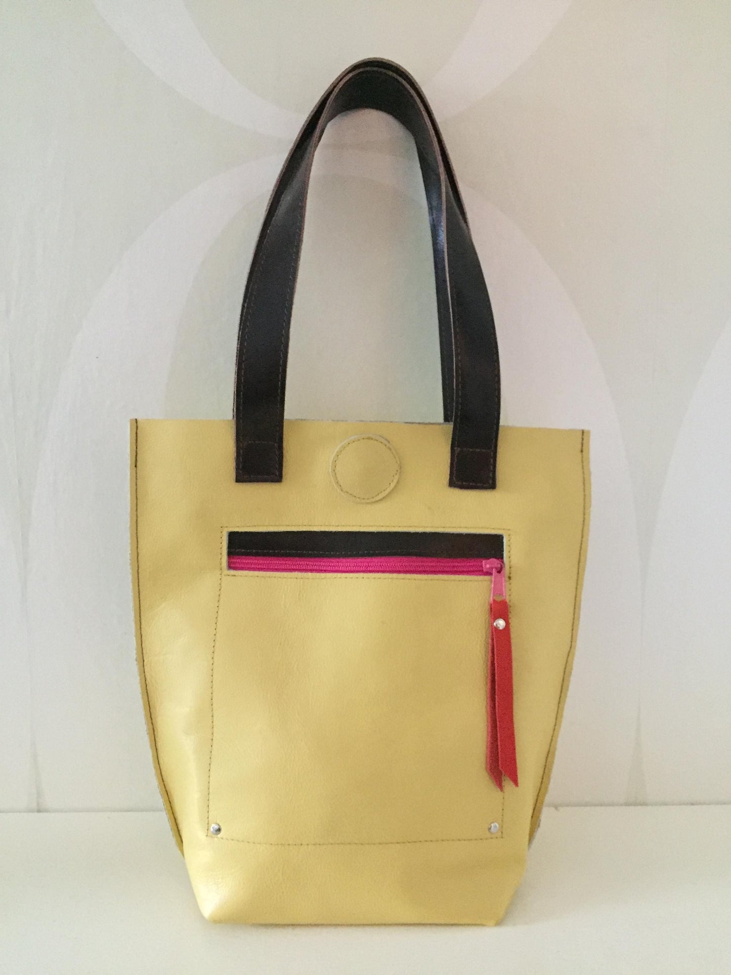 Stevige Kleine Shopper van Leer VanStoel#274 GEEL | Handgemaakt van HERGEBRUIKT leer | duurzaam is beter