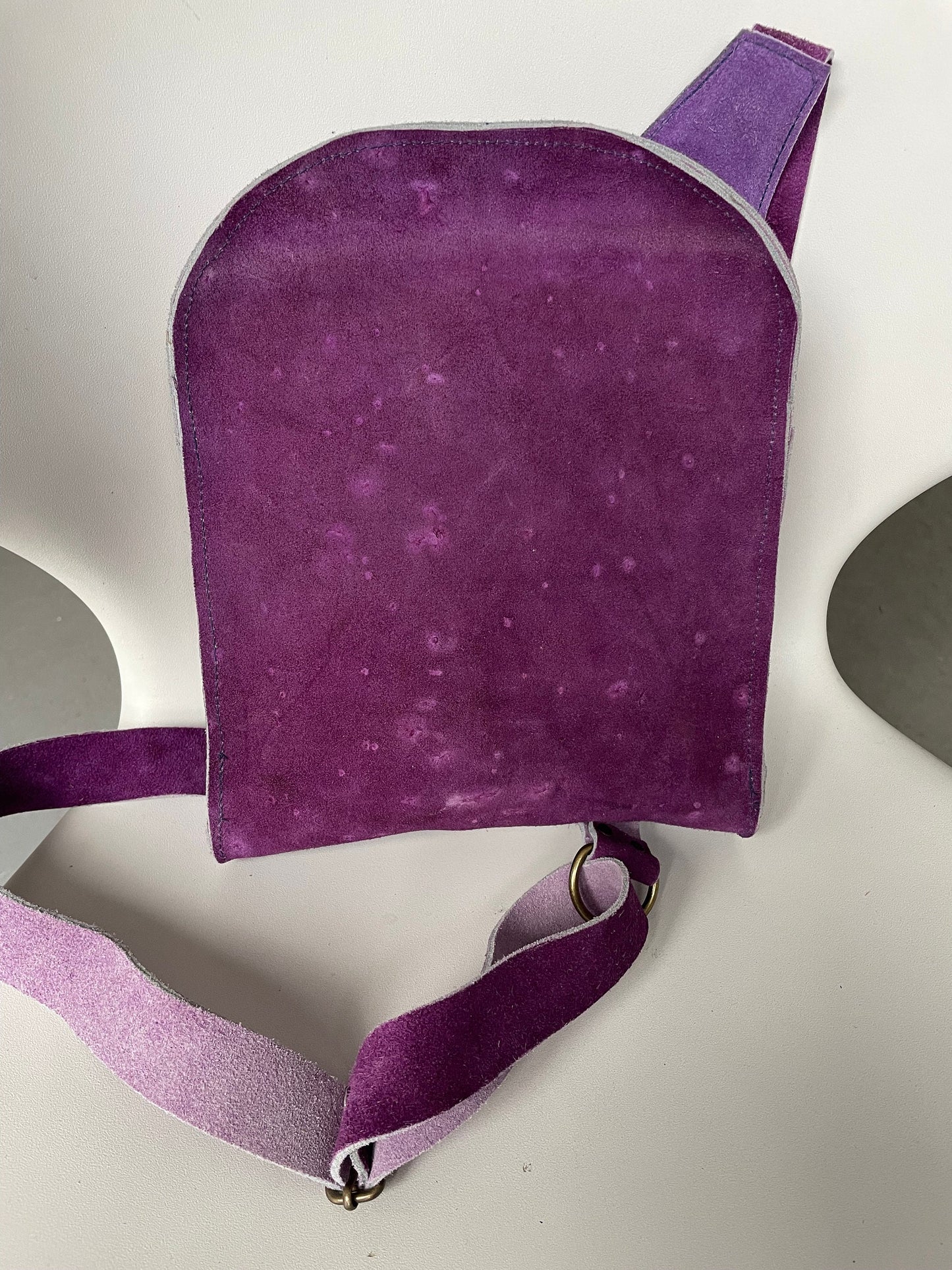 Leren Buiktas VanStoel#333 Paars | Handgemaakt van HERGEBRUIKT leer | duurzaam is beter