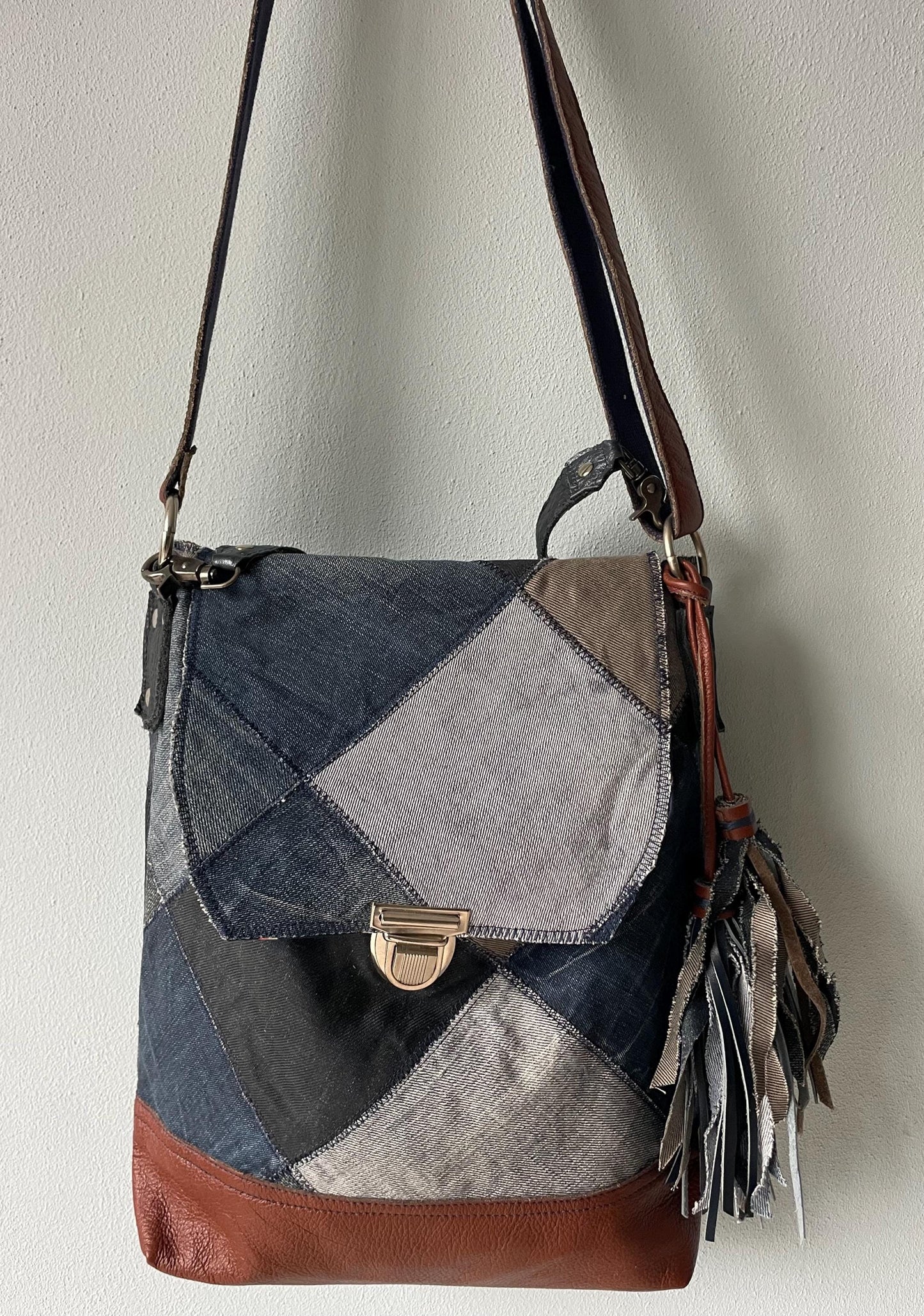 Patchwork Schoudertas van Denim en Leer VanStoel#251 BLAUW BRUIN