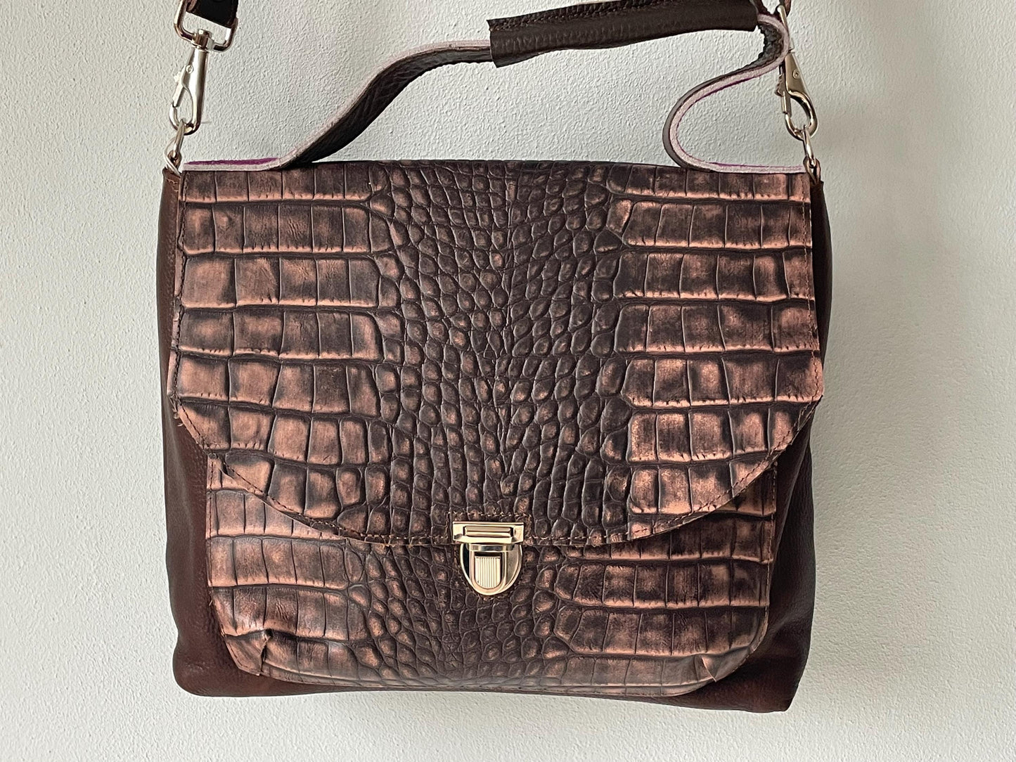 Schoudertas Handtas van Leer met Klep VanStoel#314 BRUIN | Handgemaakt van HERGEBRUIKT leer | duurzaam is beter