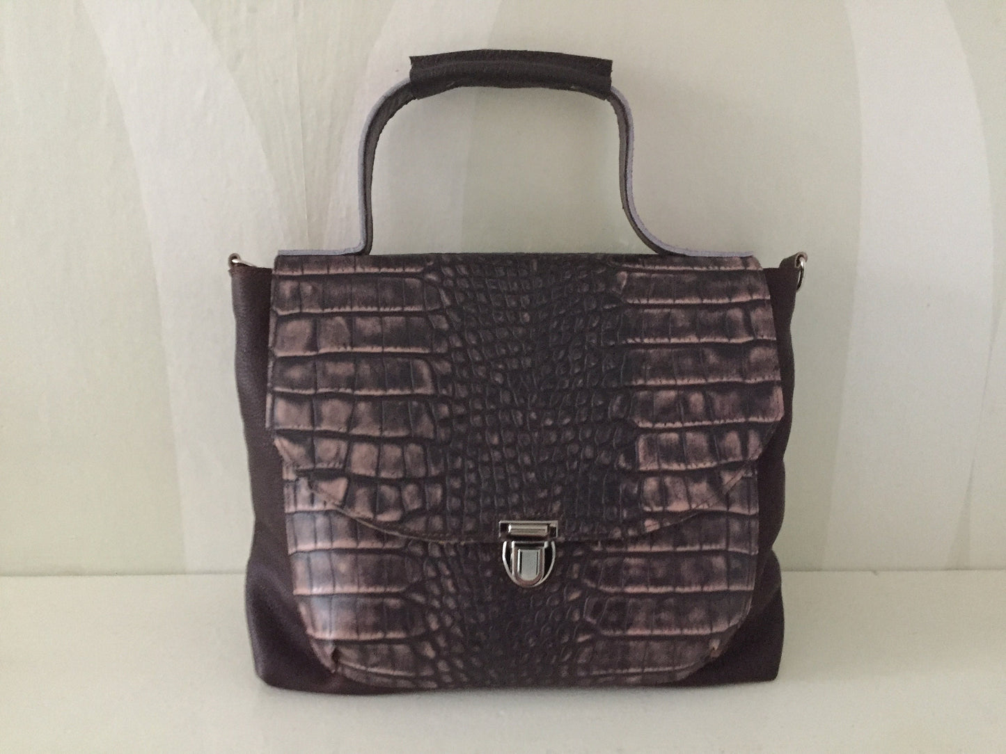 Schoudertas Handtas van Leer met Klep VanStoel#314 BRUIN | Handgemaakt van HERGEBRUIKT leer | duurzaam is beter