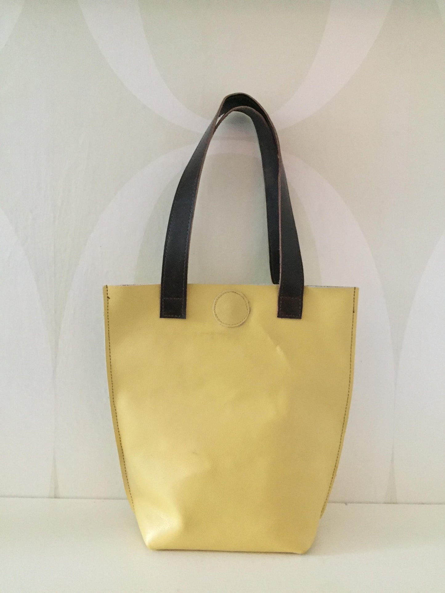 Stevige Kleine Shopper van Leer VanStoel#274 GEEL | Handgemaakt van HERGEBRUIKT leer | duurzaam is beter