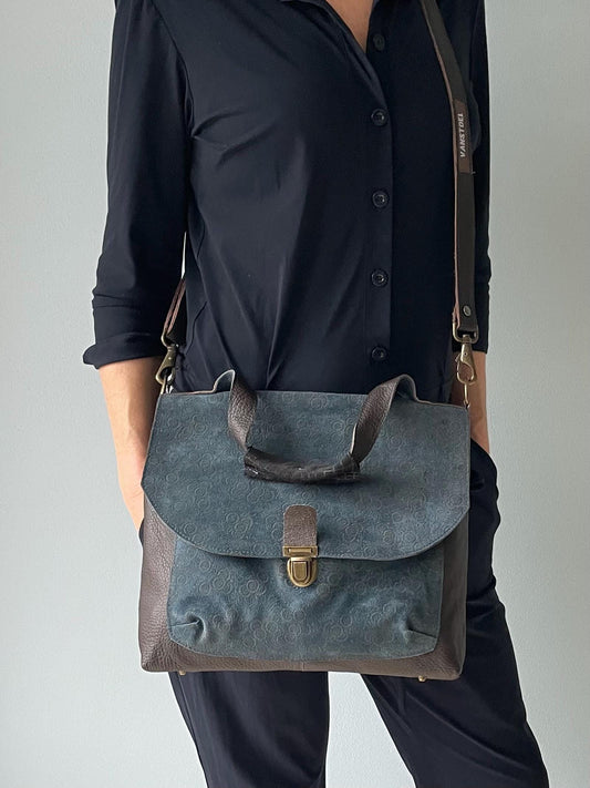 Schoudertas Handtas van Leer met Klep VanStoel#320 BLAUW MOTIEF | Handgemaakt van HERGEBRUIKT leer | duurzaam is beter