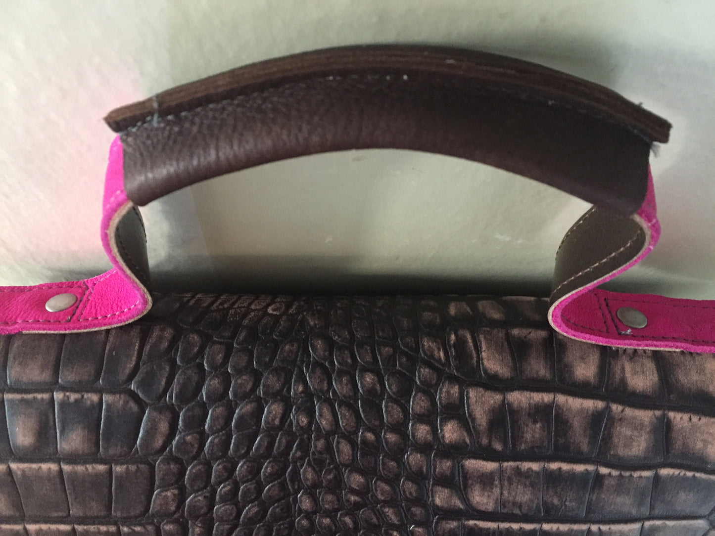 Schoudertas Handtas van Leer met Klep VanStoel#313 BRUIN | Handgemaakt van HERGEBRUIKT leer | duurzaam is beter