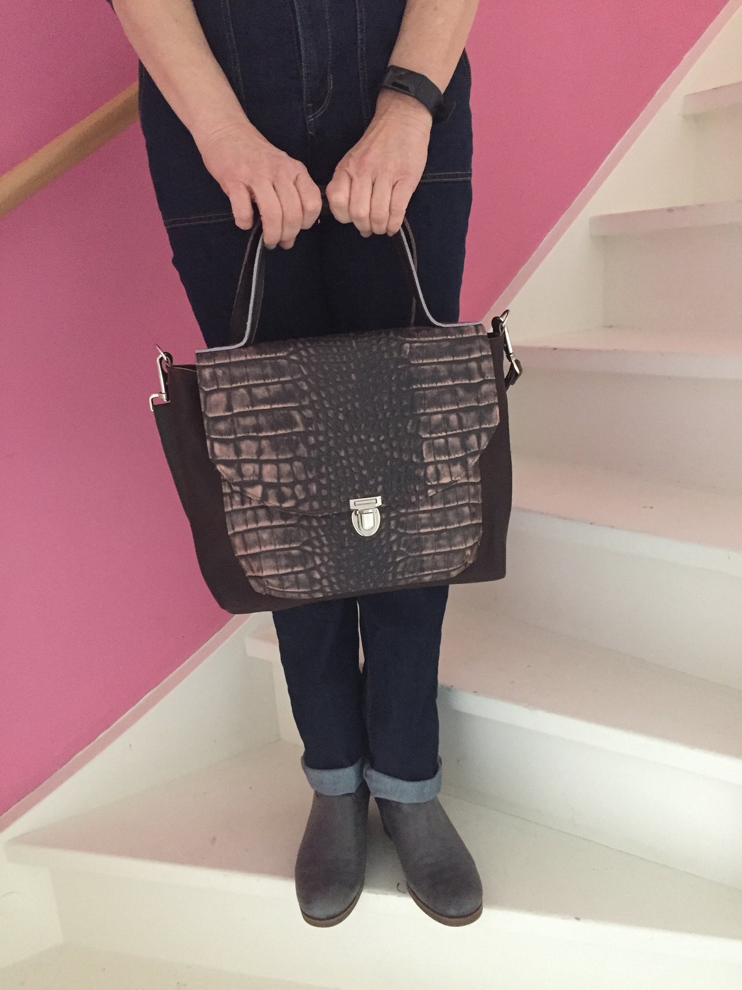 Schoudertas Handtas van Leer met Klep VanStoel#314 BRUIN | Handgemaakt van HERGEBRUIKT leer | duurzaam is beter