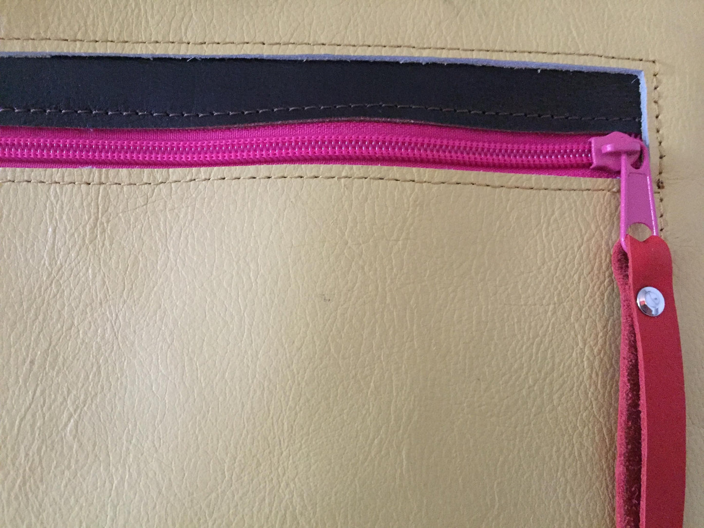 Stevige Kleine Shopper van Leer VanStoel#274 GEEL | Handgemaakt van HERGEBRUIKT leer | duurzaam is beter