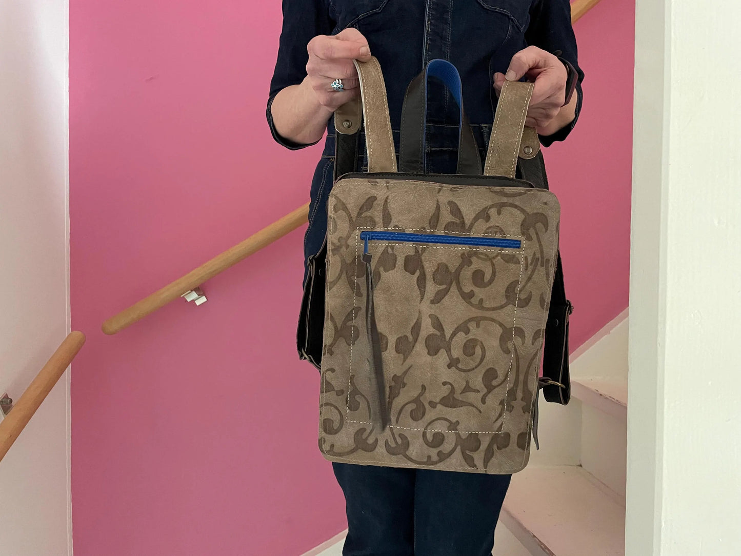 Leren Rugzak VanStoel#337 BRUIN MOTIEF | Handgemaakt van HERGEBRUIKT leer | duurzaam is beter